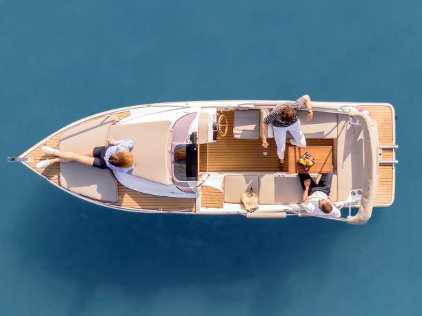 Motorboot Stickl E-Spirit 730