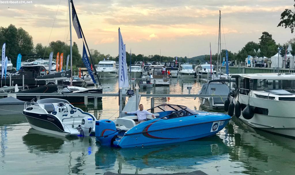 Motorboot B1 YACHTS ST.TROPEZ 6 MANUFAKTURBESICHTIGU