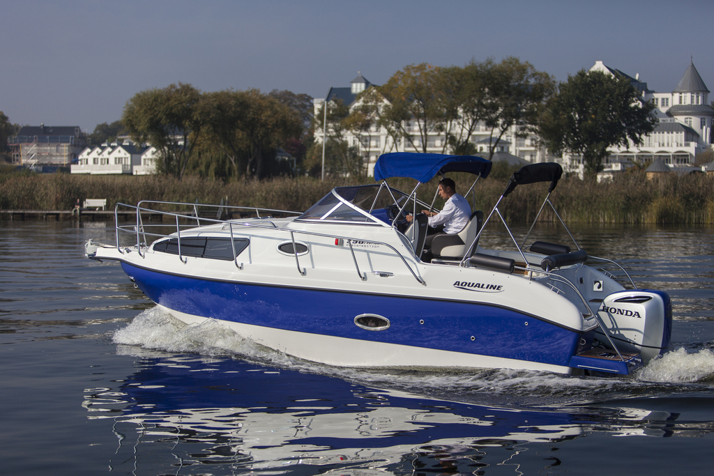 Motorboot AQUALINE 750 MANUFAKTURBESICHTIGUNG