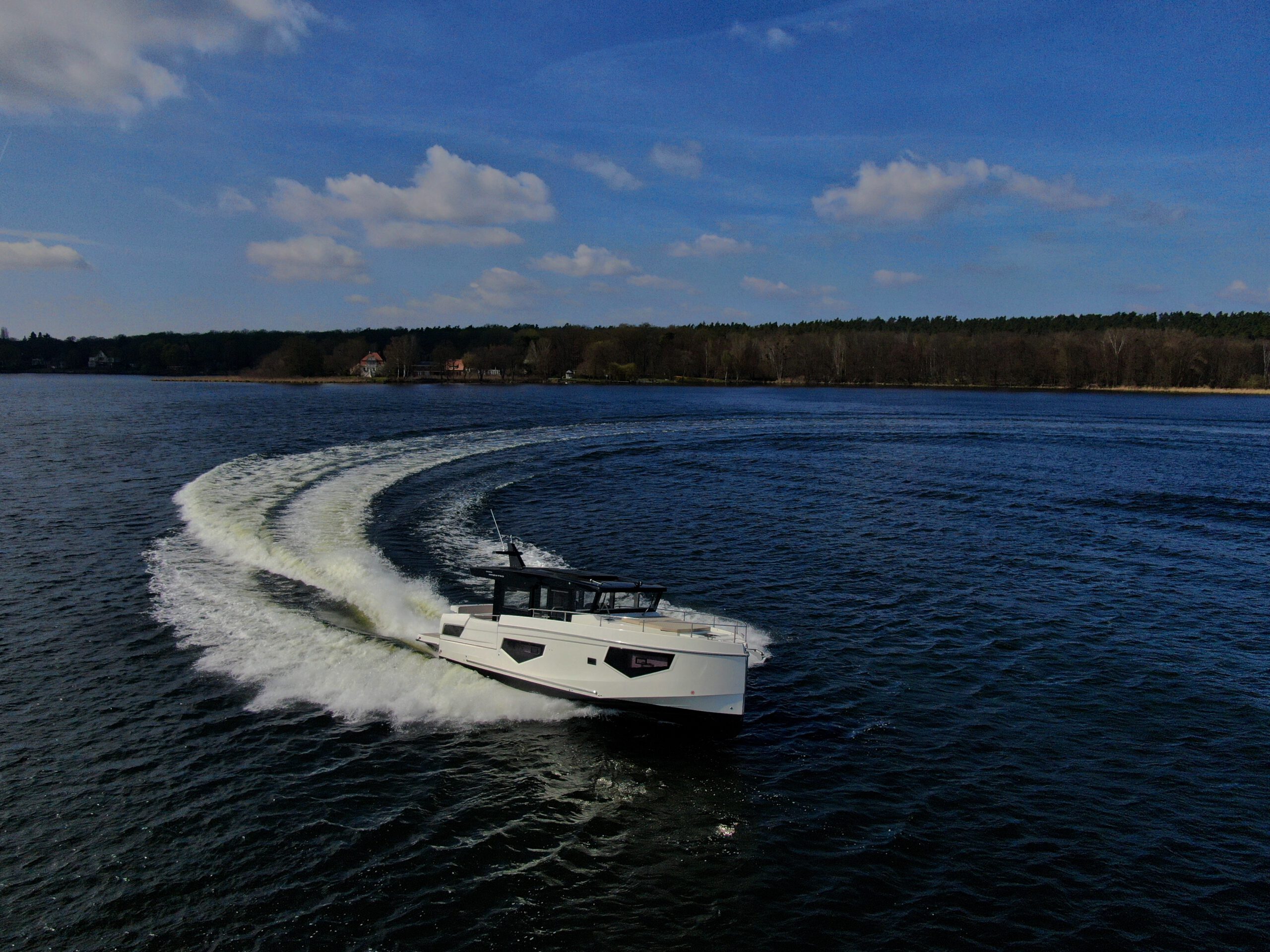 Motorboot Cobra Yachts Gran Maestro 43