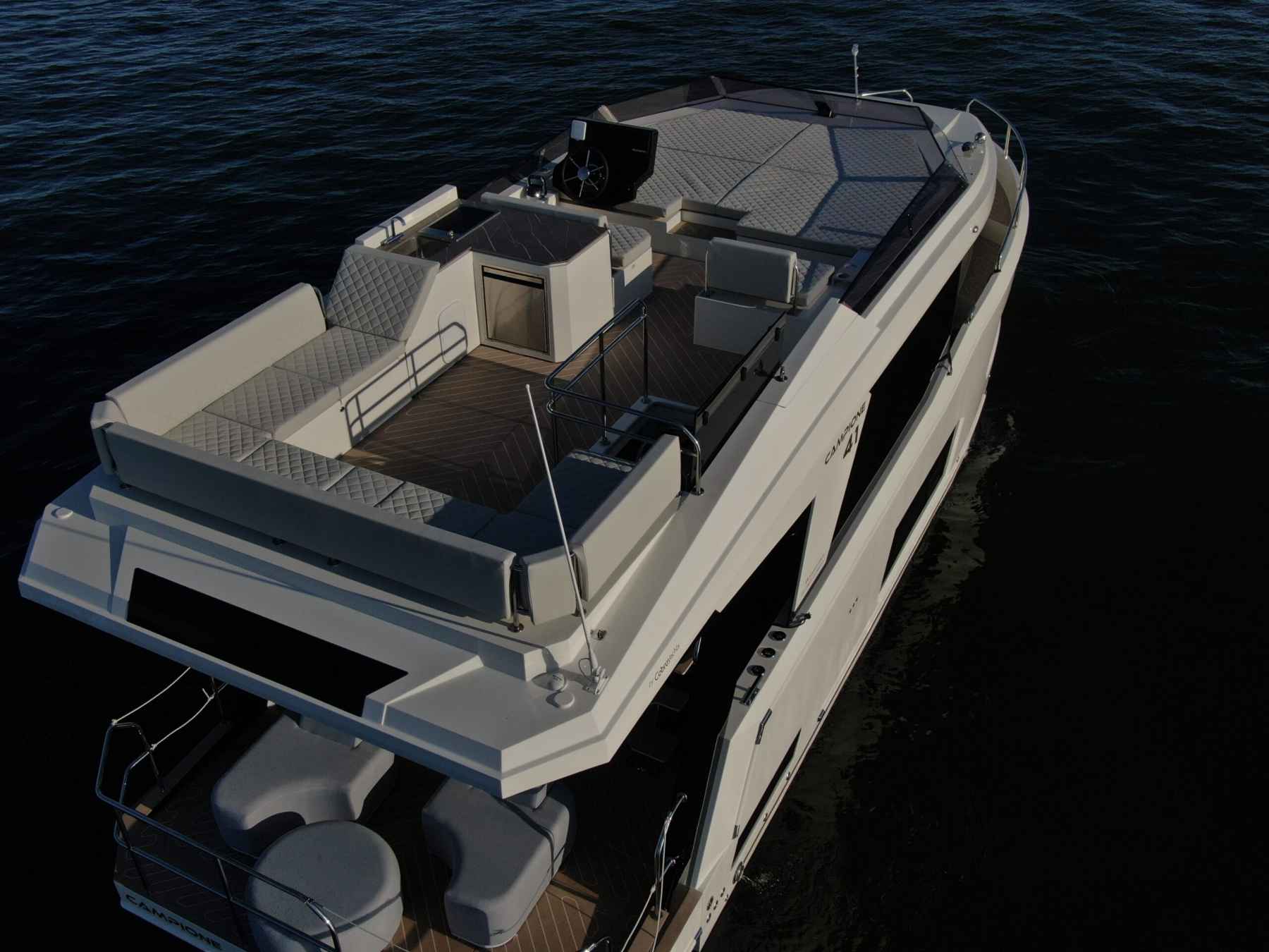 Motorboot Cobra Yachts Campione 41 Fly