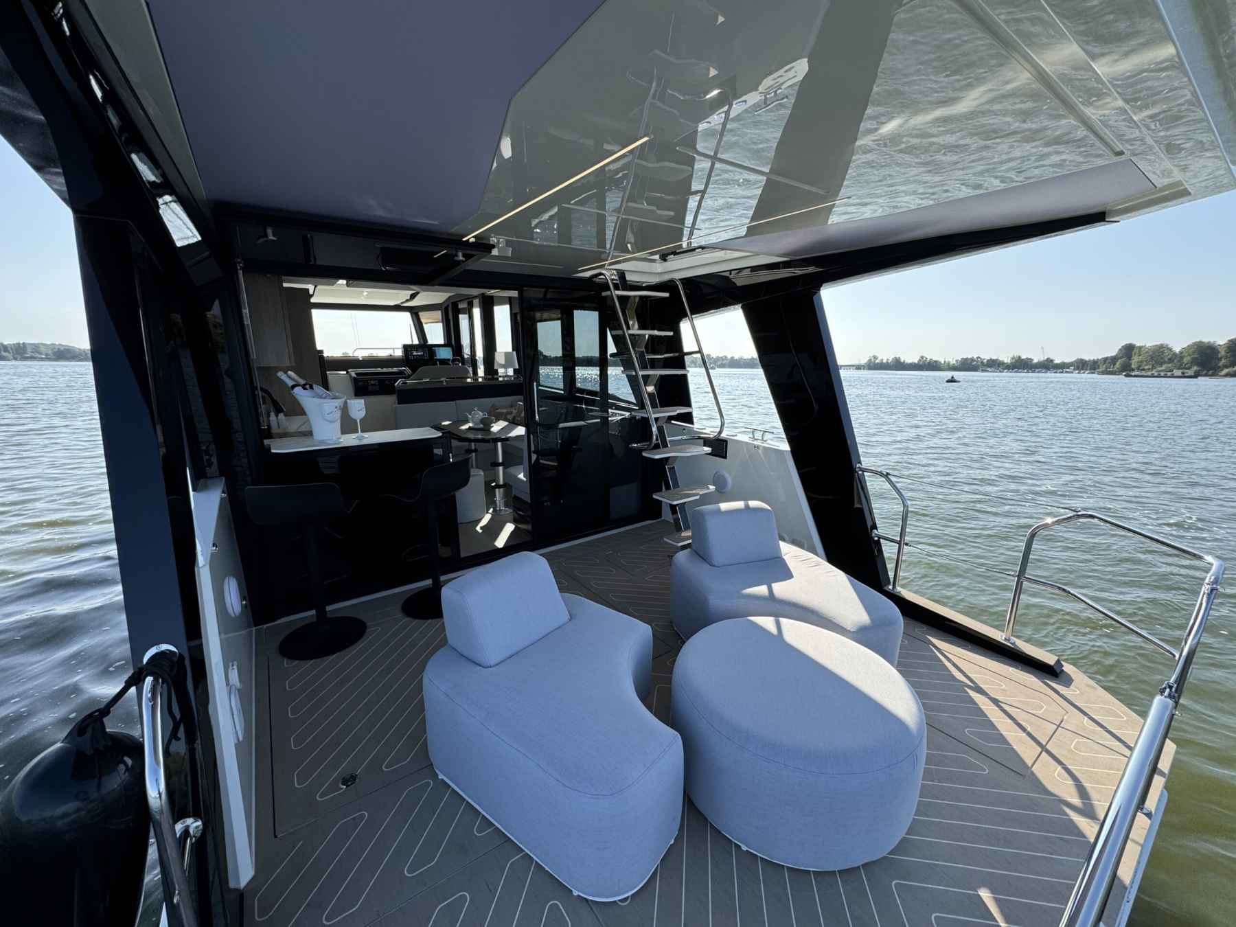 Motorboot Cobra Yachts Campione 41 Fly