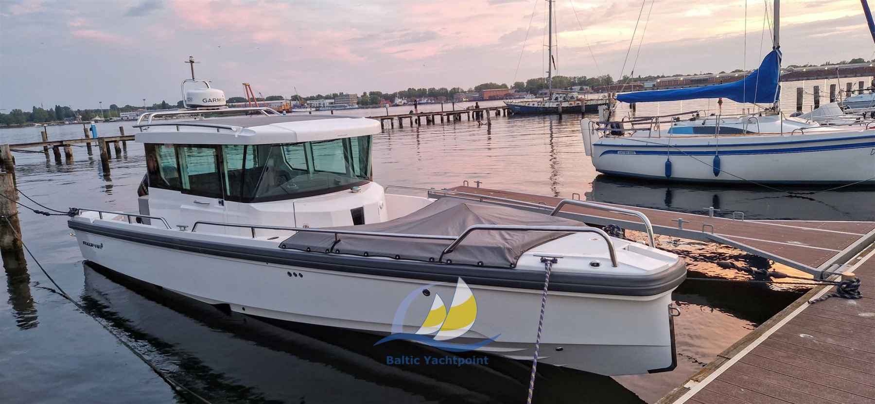 Motorboot Axopar 28 Ac Facefilft Mkii