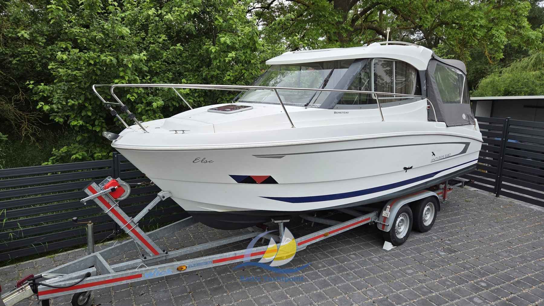 Motorboot Beneteau Antares 6.80