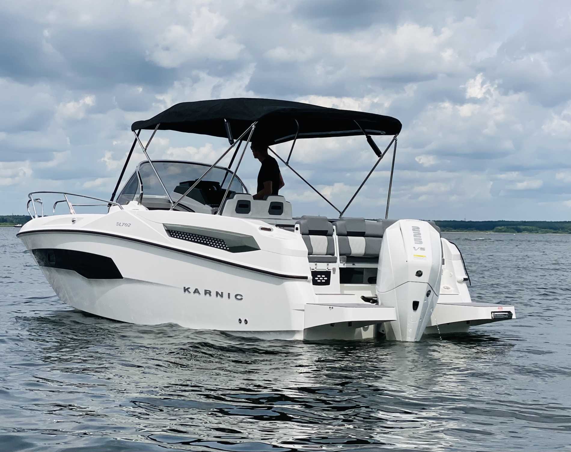 Motorboot KARNIC SL 702Mk