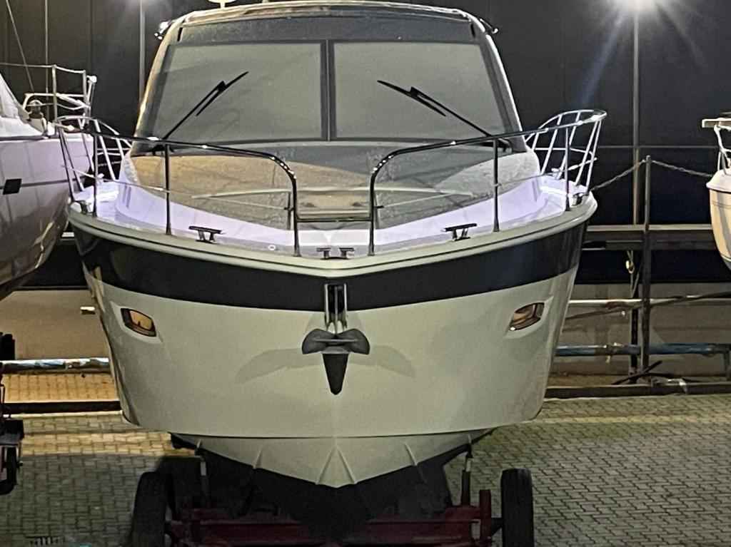 Motorboot Sealine SC35