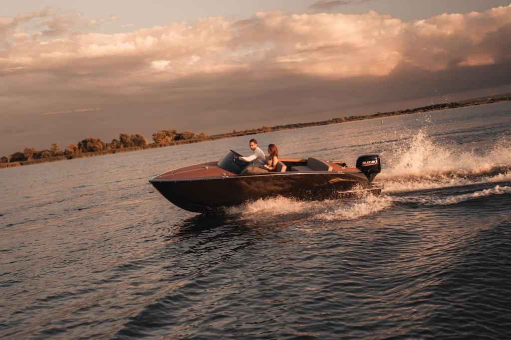 Motorboot Flying Shark 5.7 Classic