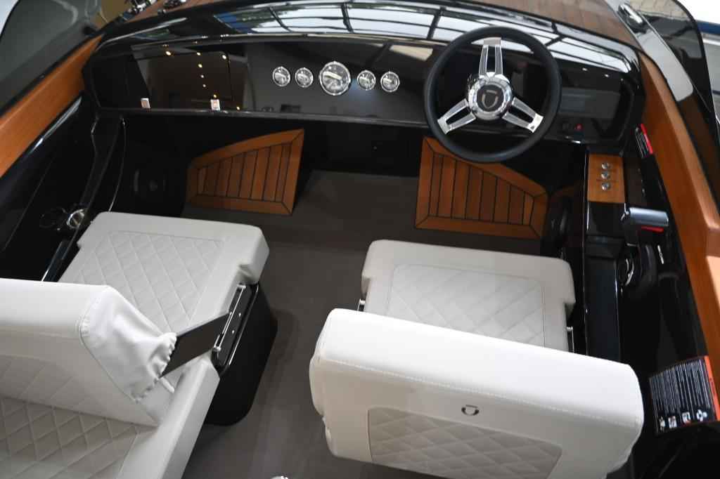 Motorboot Flying Shark 5.7 Classic