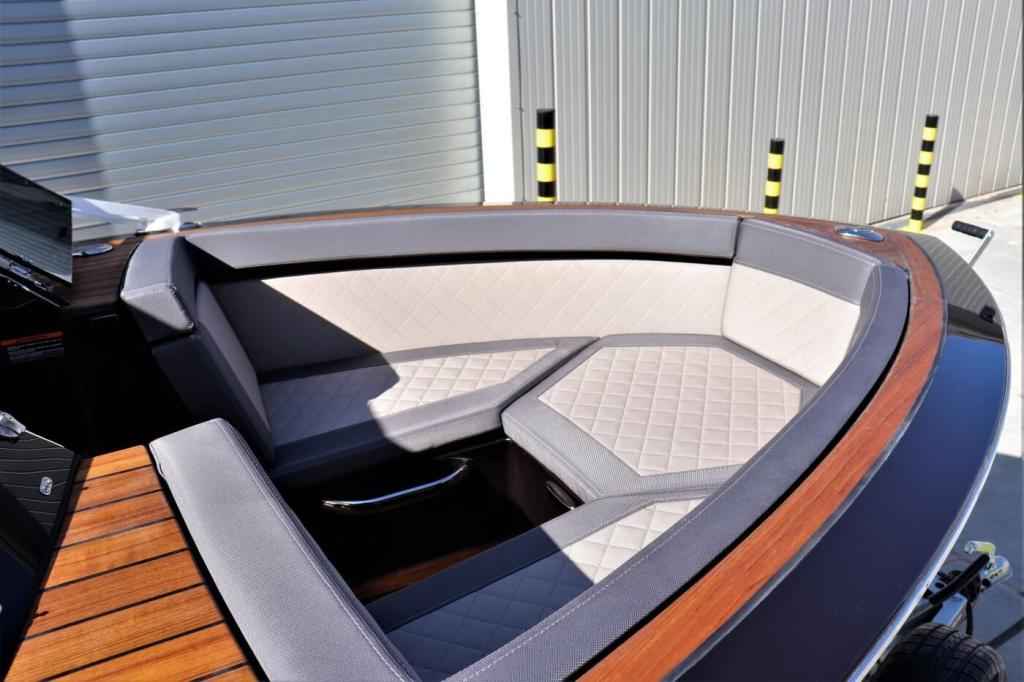 Motorboot Flying Shark 5.7 Bowrider