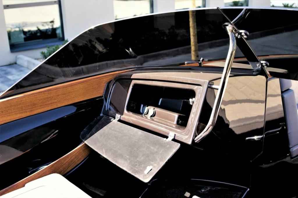 Motorboot Flying Shark 5.7 Bowrider