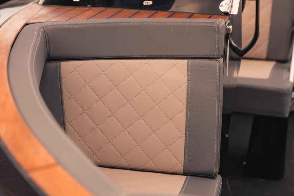 Motorboot VTS Boats Flying Shark 5.7 Bowrider