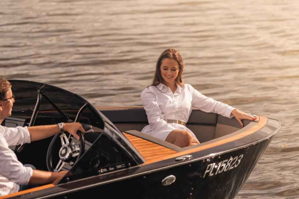 Motorboot VTS Boats Flying Shark 5.7 Bowrider