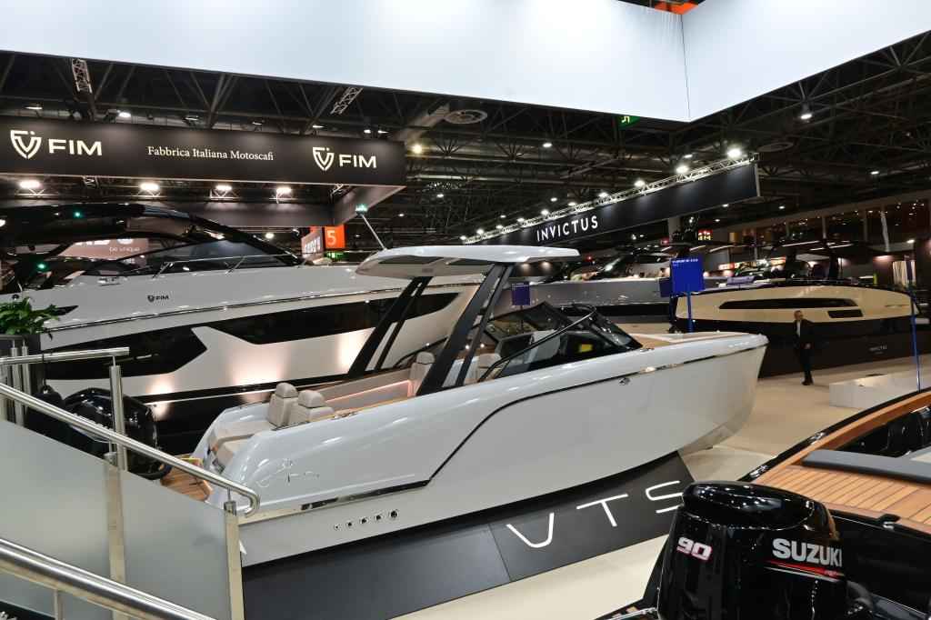Motorboot VTS Boats Flying Shark 7.7 Bowrider
