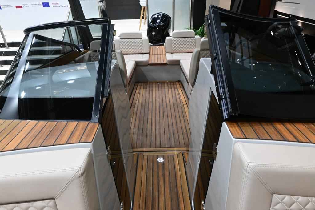 Motorboot VTS Boats Flying Shark 7.7 Bowrider