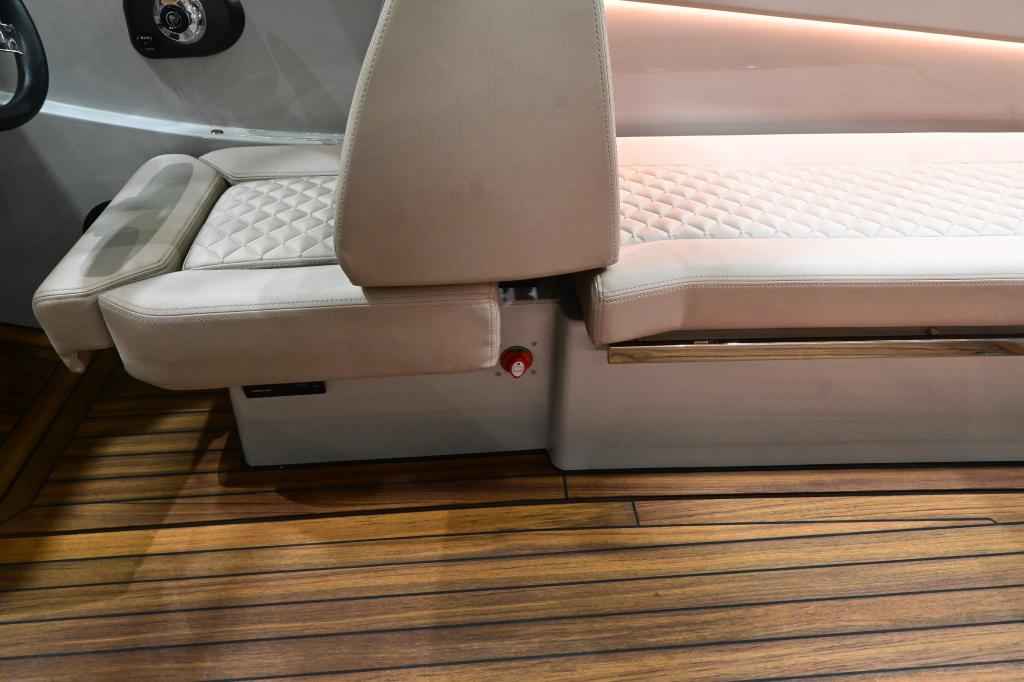 Motorboot VTS Boats Flying Shark 7.7 Bowrider