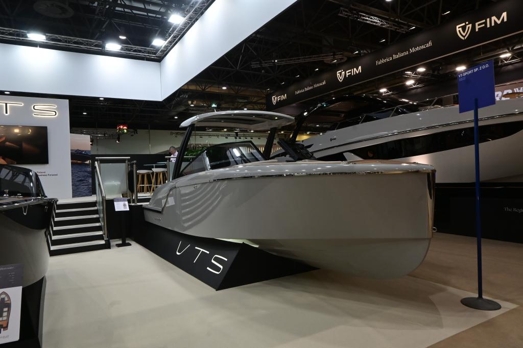 Motorboot VTS Boats Flying Shark 7.7 Bowrider