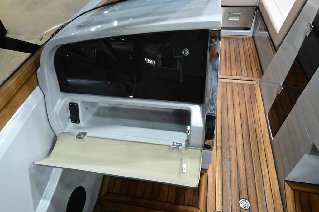 Motorboot VTS Boats Flying Shark 7.7 Bowrider