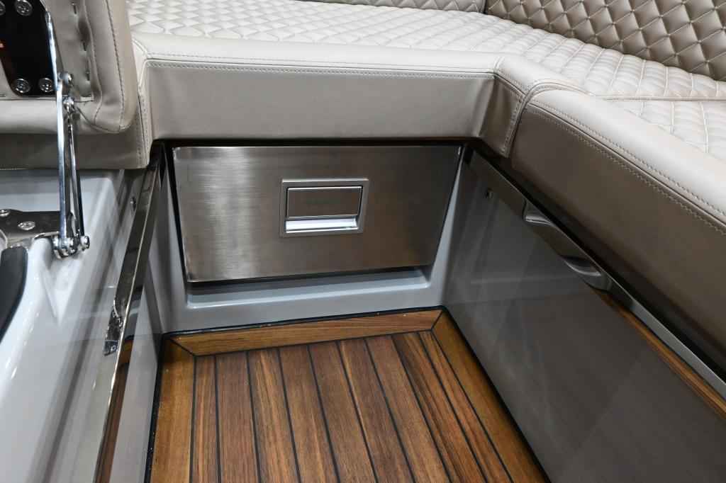 Motorboot VTS Boats Flying Shark 7.7 Bowrider