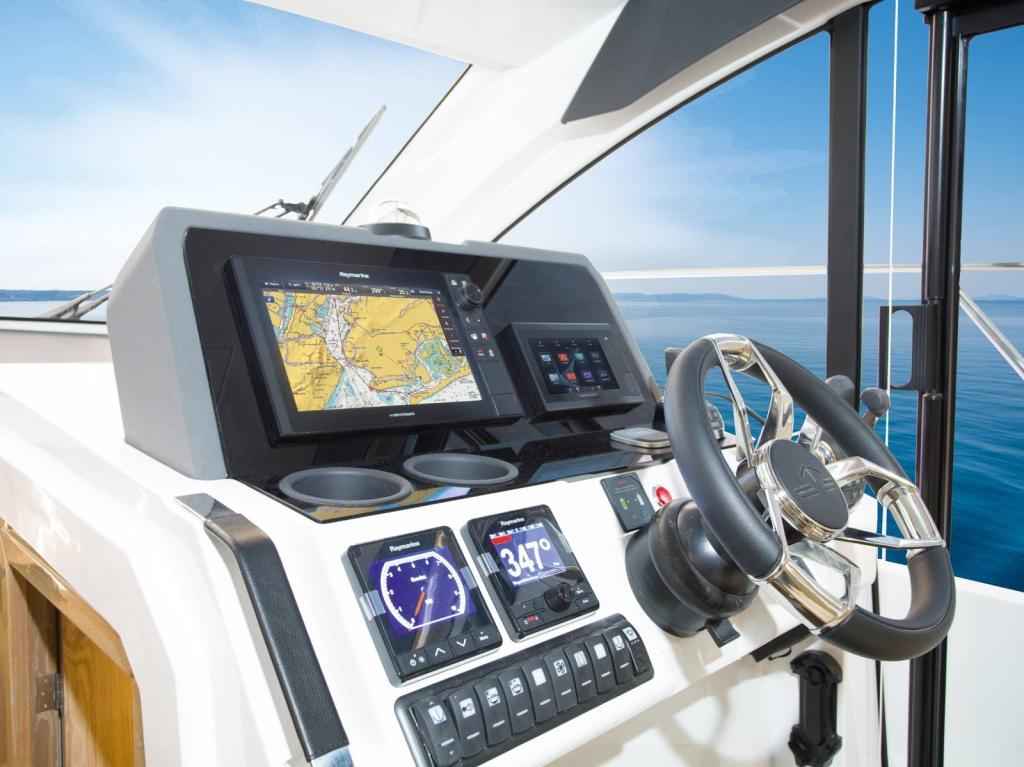 Motorboot Sealine C390