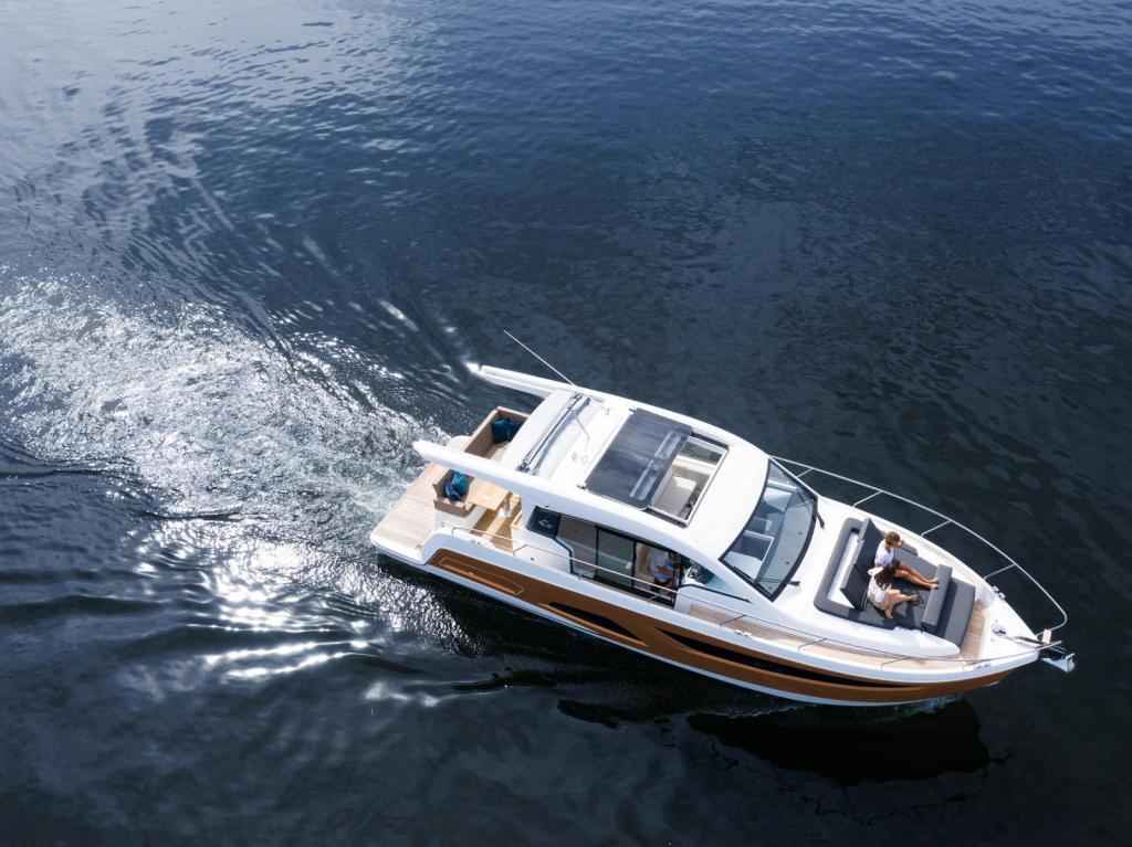 Motorboot Sealine C390