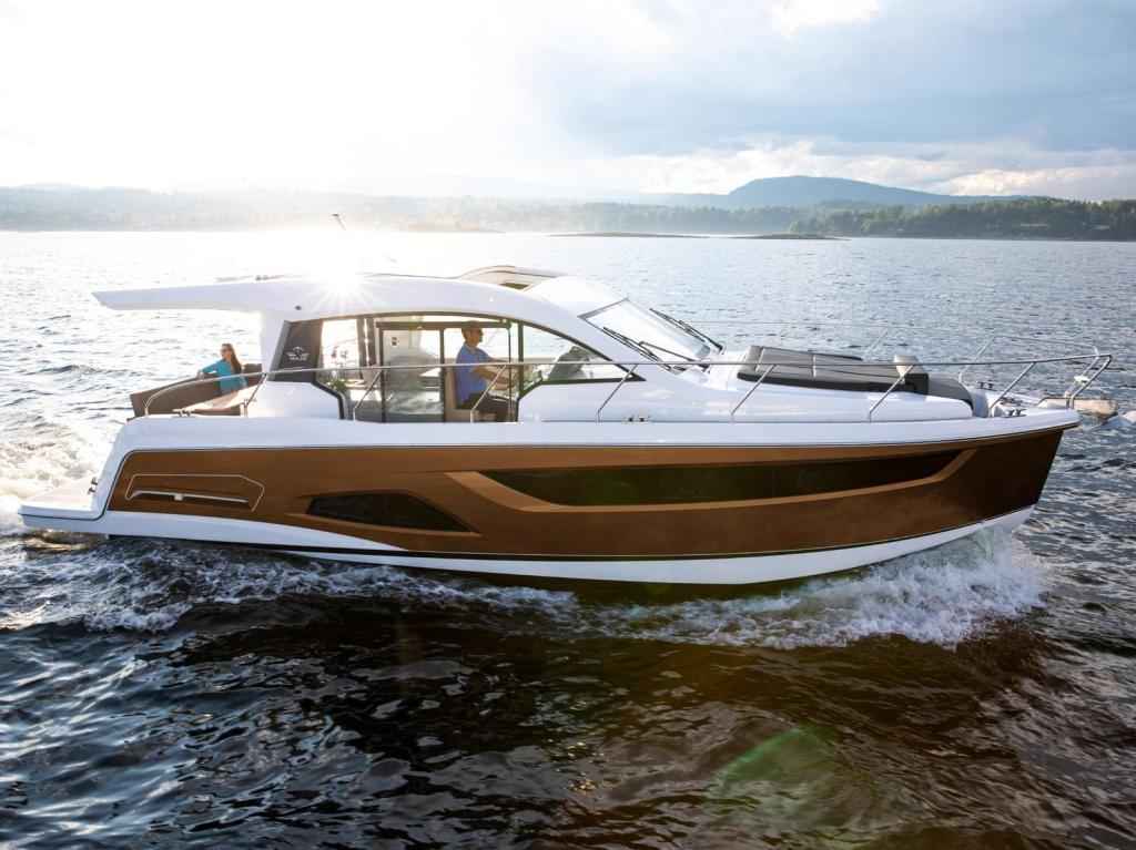 Motorboot Sealine C390