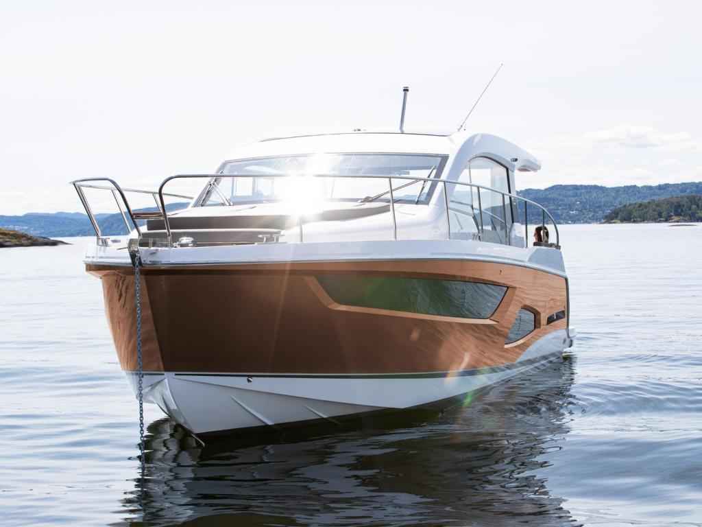 Motorboot Sealine C390