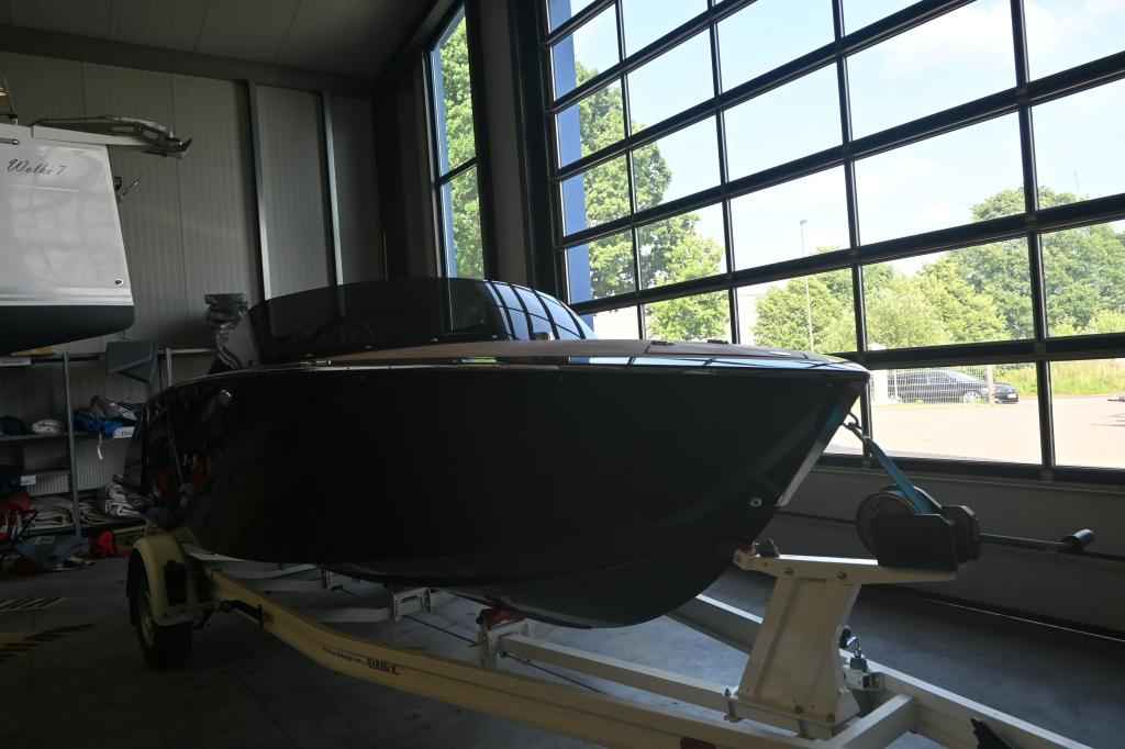 Motorboot VTS Boats Flying Shark 5.7 Classic