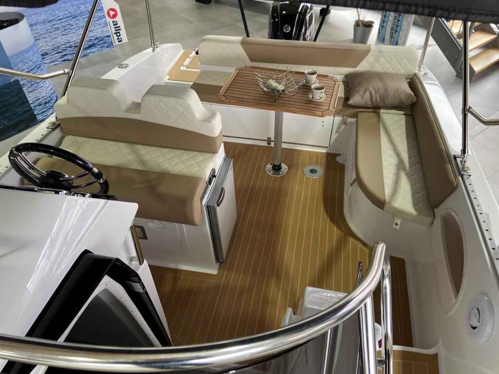 Motorboot Saver 660 WA mit Mercury F100EXLPT CT