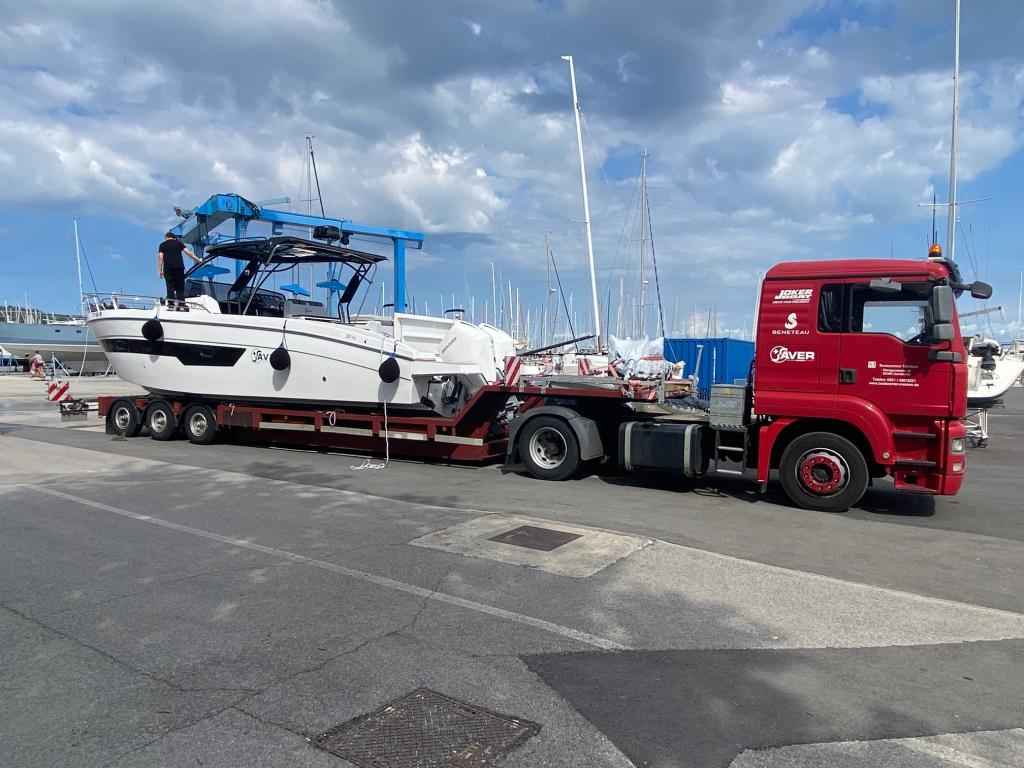 Motorboot Saver 330 Walkaround NEU