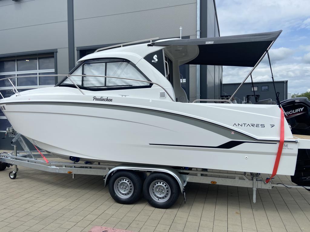 Motorboot Beneteau Antares 7 OB V2 mit DF200APX