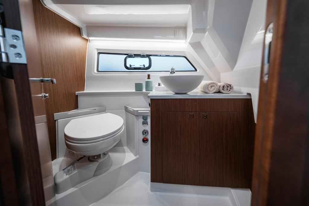 Motorboot Beneteau Antares 9 V2 New Modell !!!