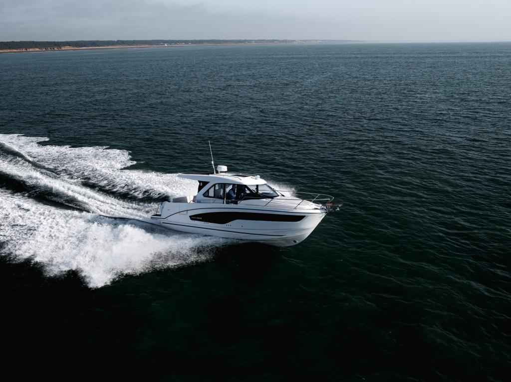Motorboot Beneteau Antares 9 V2 New Modell !!!