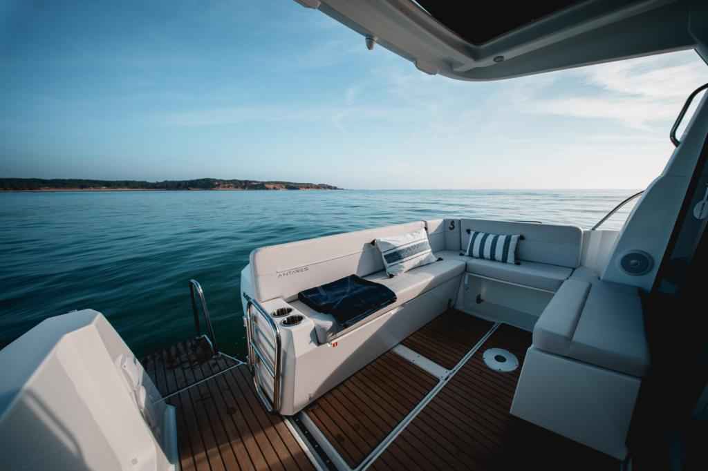Motorboot Beneteau Antares 9 V2 New Modell !!!
