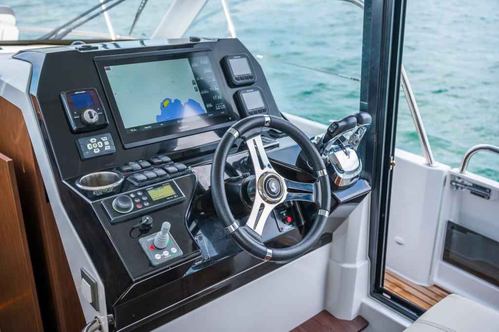 Motorboot Beneteau Antares 11 Fly TOP Ausstattung !!!