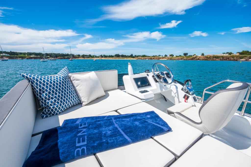Motorboot Beneteau Antares 11 Fly TOP Ausstattung !!!