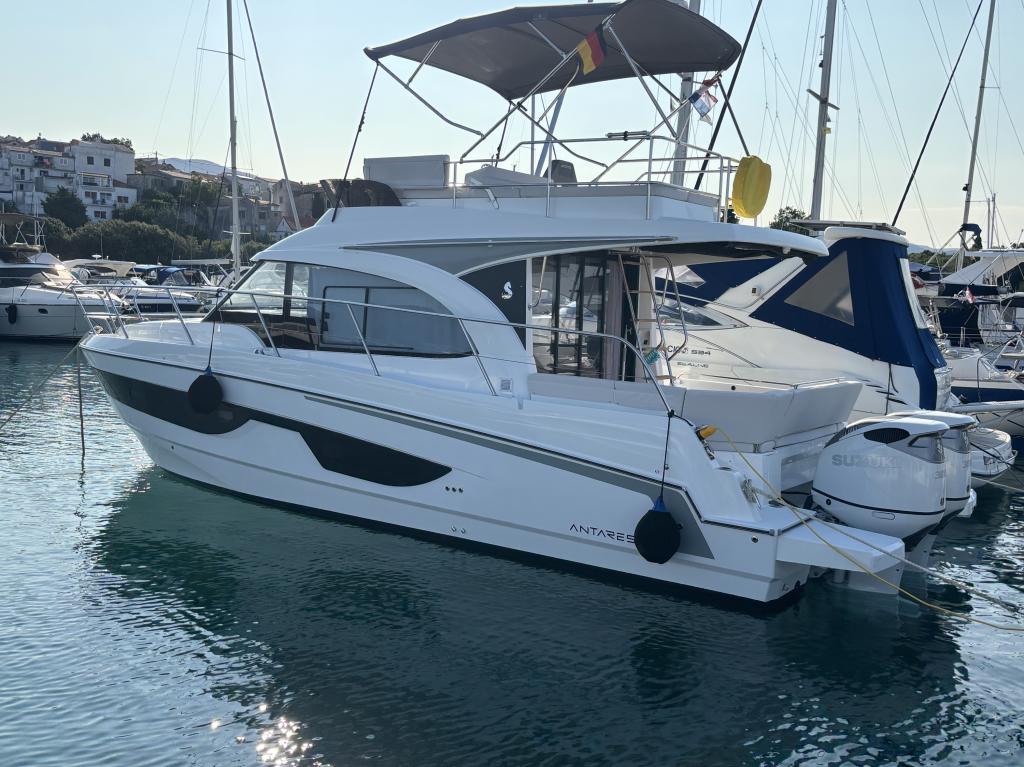 Motorboot Beneteau Antares 11 Fly TOP Ausstattung !!!