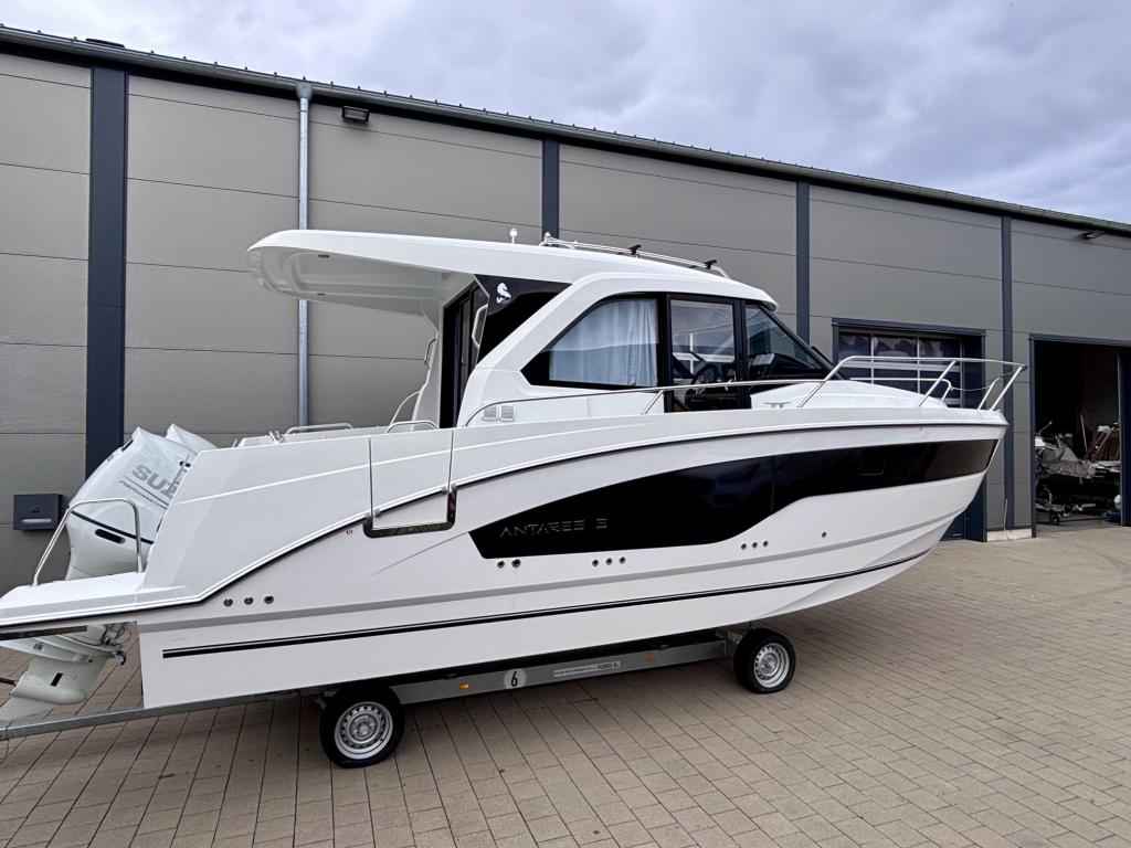 Motorboot Beneteau Antares 9 V2 sofort Verfügbar