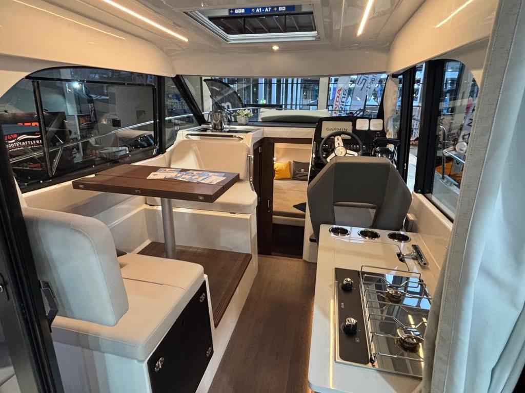 Motorboot Beneteau Antares 9 V2 sofort Verfügbar