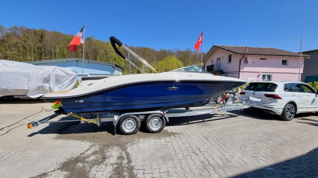 Motorboot Sea Ray SPXE 210 & Trailer (Lagerboot)