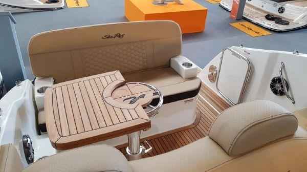 Motorboot Sea Ray Sundancer (DAE) 265 & Trailer (im Vorlauf)