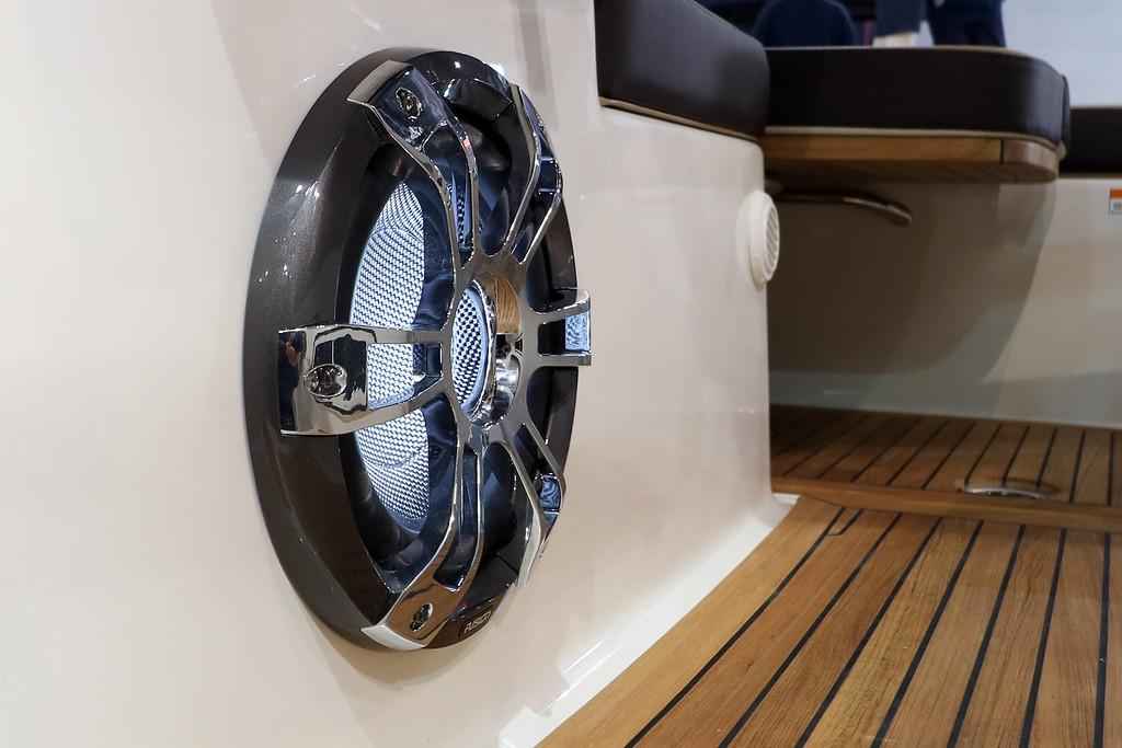 Motorboot Sea Ray Sundancer (DAE) 265 & Trailer (im Vorlauf)