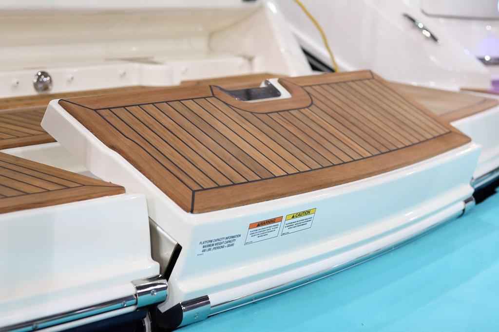 Motorboot Sea Ray Sundancer (DAE) 265 & Trailer (im Vorlauf)