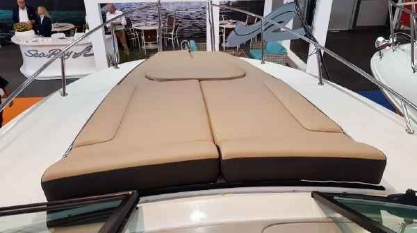 Motorboot Sea Ray Sundancer (DAE) 265 & Trailer (im Vorlauf)