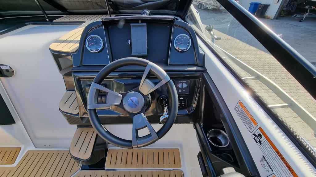Motorboot Quicksilver Activ 755 Cruiser, bis 250PS & Trailer (NEU auf Bestellung)