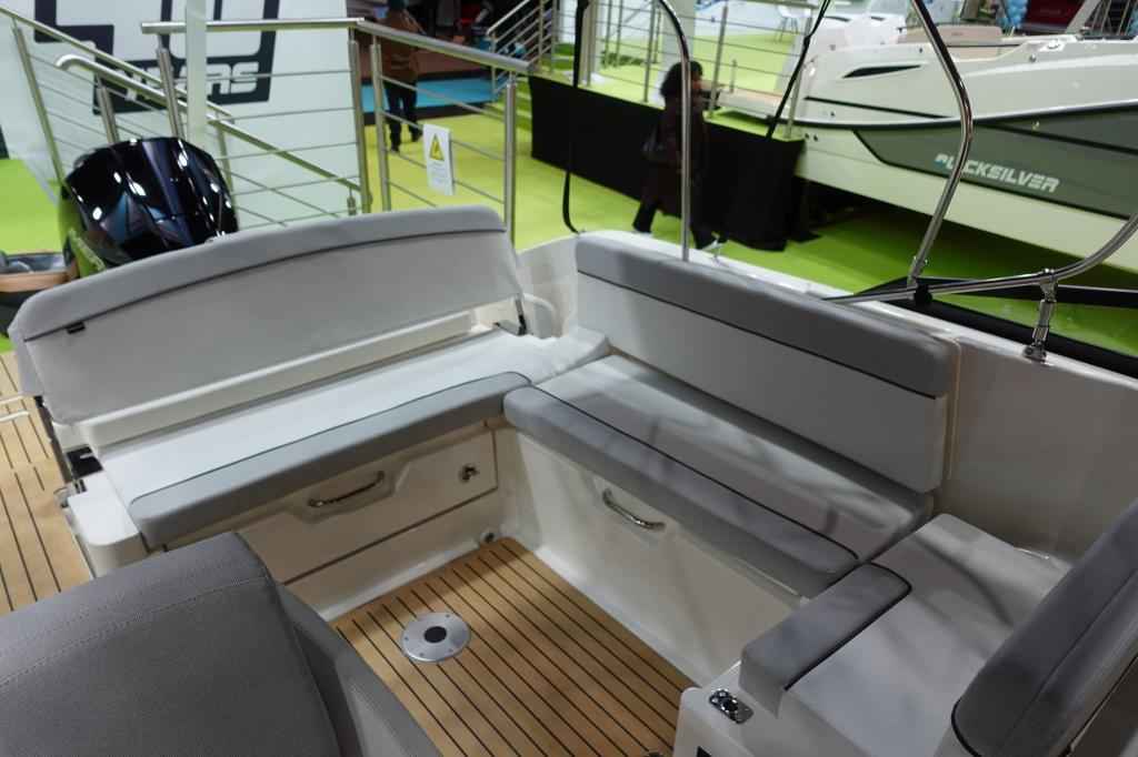 Motorboot Quicksilver Activ 675 Cruiser & Trailer (im Vorlauf)