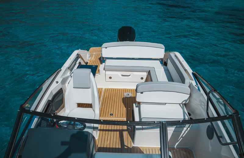 Motorboot Quicksilver Activ 675 Cruiser & Trailer (im Vorlauf)