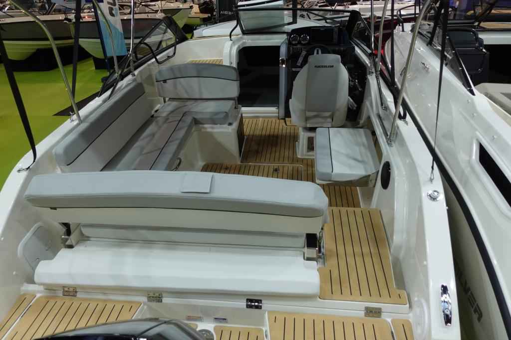 Motorboot Quicksilver Activ 675 Cruiser & Trailer (im Vorlauf)