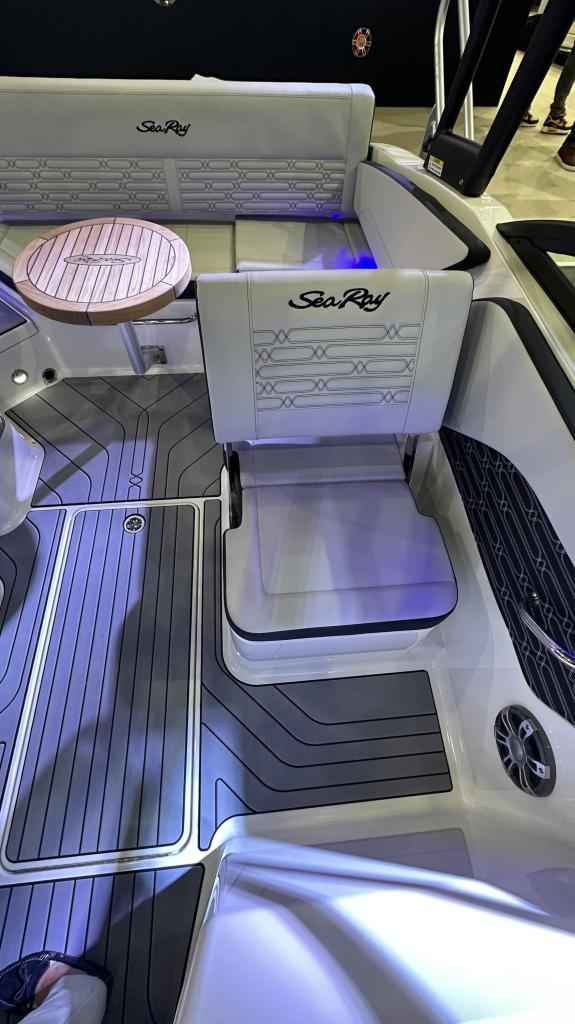 Motorboot Sea Ray SPXE 210 *HOT SUMMER SALE*