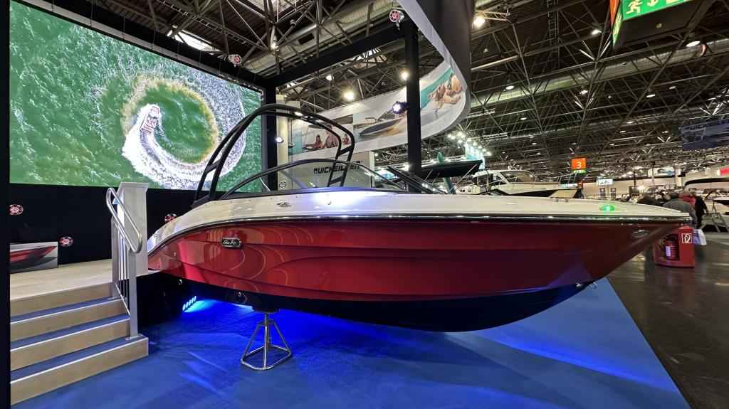 Motorboot Sea Ray SPXE 210 & Trailer (Lagerboot)