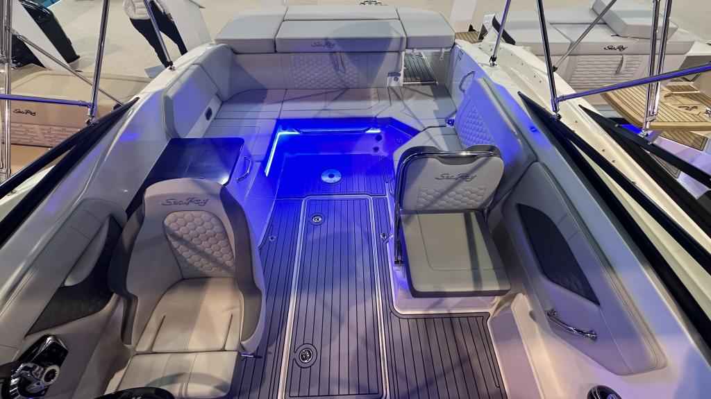 Motorboot Sea Ray Sunsport (SSE) 230 (Lagerboot)